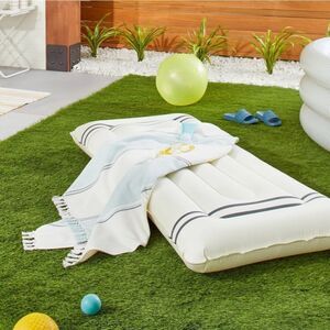 NIB HEARTH & HAND NEW inflatable lounge mat pool float